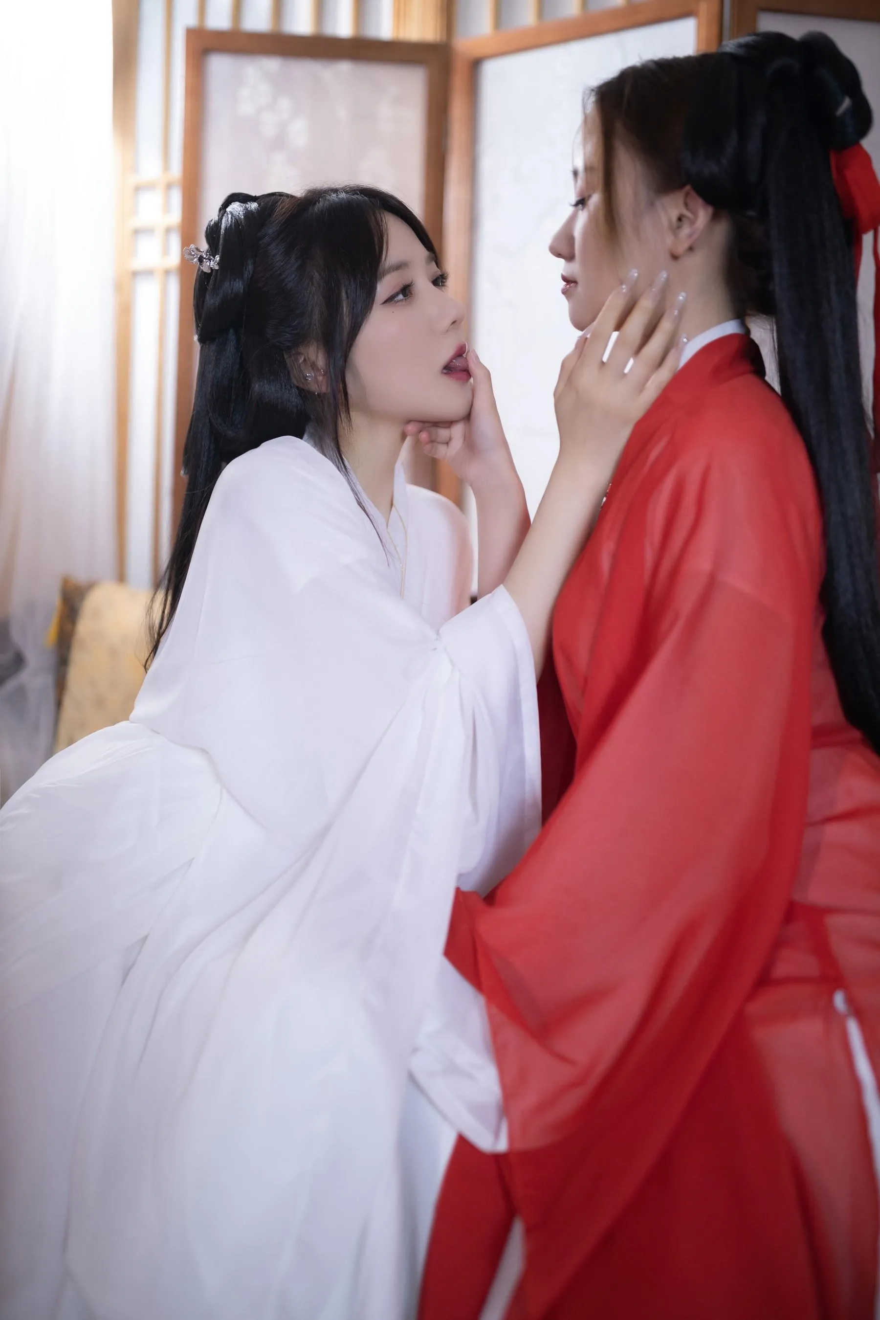 NO.0028 秀人名模鱼子酱Fish内部私购未上架《双女古装剧情》写真 [67P]插图9